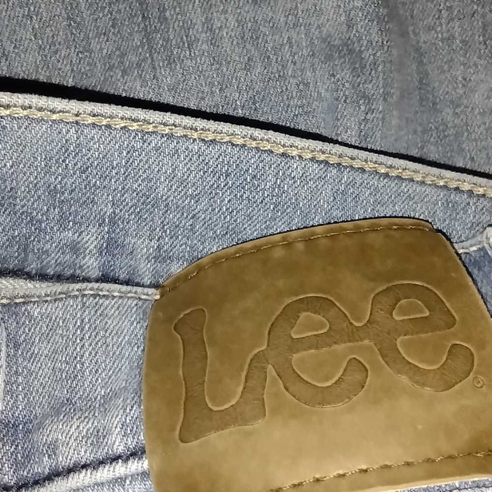 Lee's Premium Classic fit, 40" x 30" men's jeans